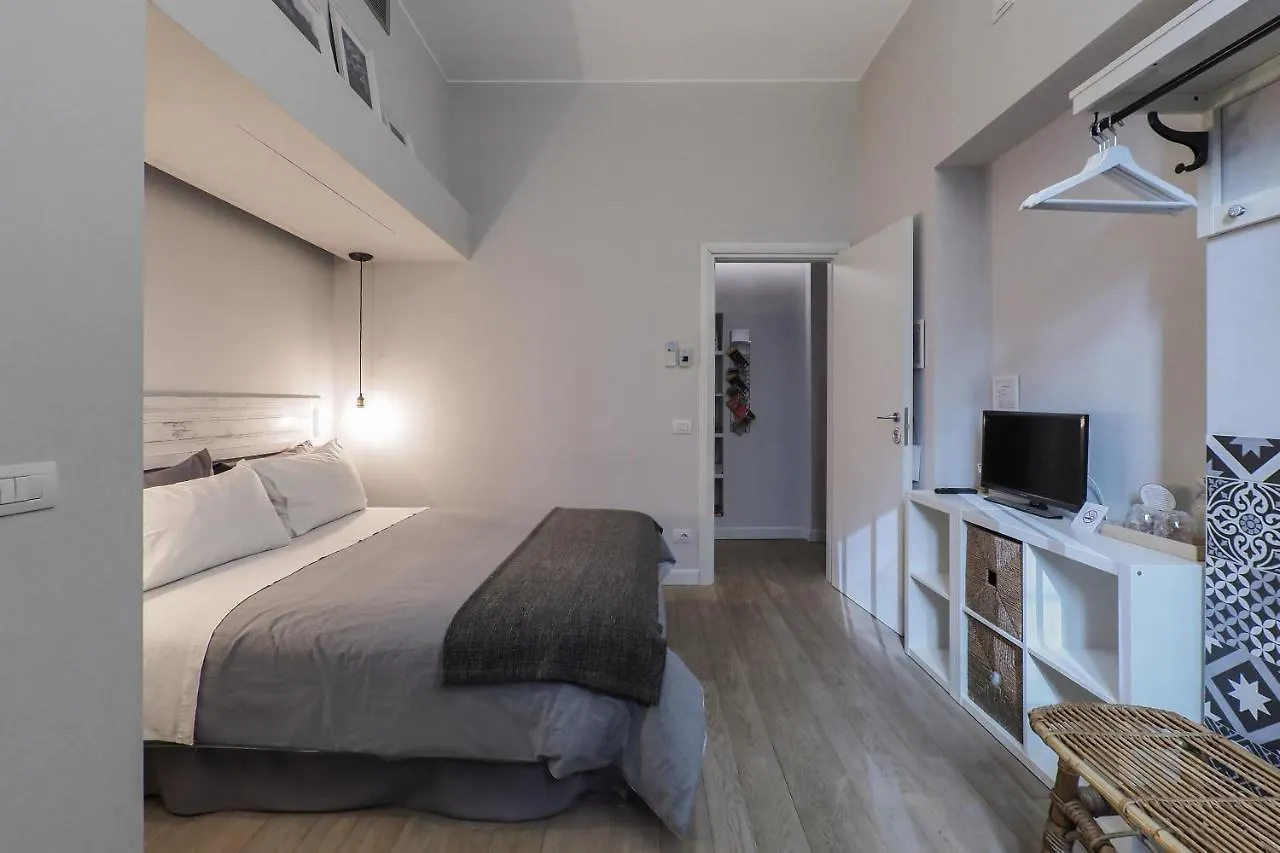 Pensión Tiaré Home Milano